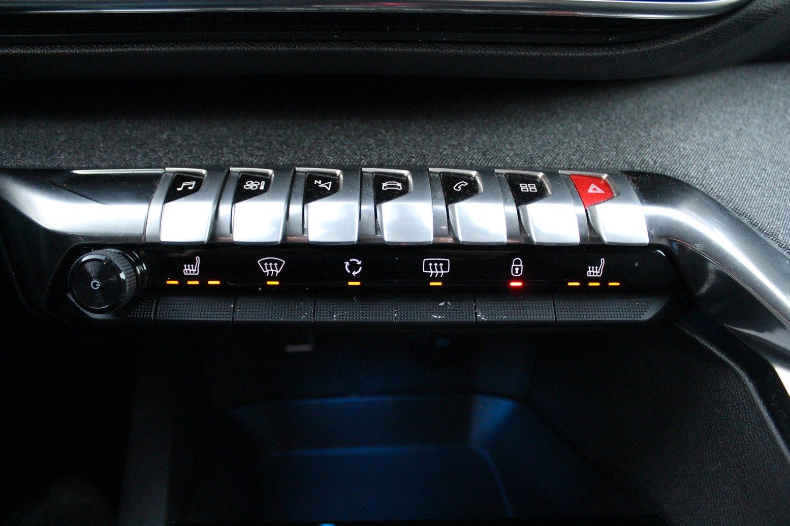 Fahrzeugabbildung Peugeot 3008 Allure 1.5D NAVI/LED/SHZ/PDC/T-LEDER/TEMPO