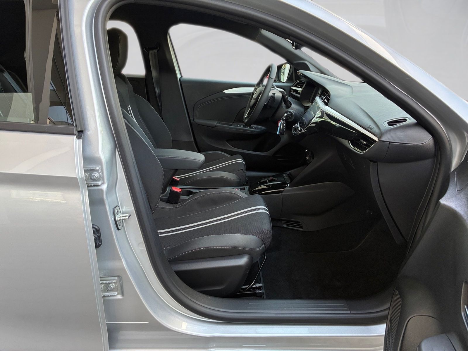 Fahrzeugabbildung Opel Corsa F 1.2 Turbo GS Kamera,LED,SHZ,PDC,Facelift