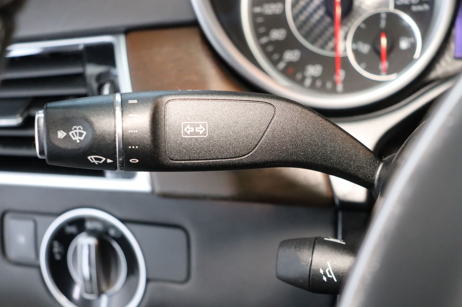 Fahrzeugabbildung Mercedes-Benz GLE 63 AMG * Fond * Offroad * DIS+ * LED HU 03.2
