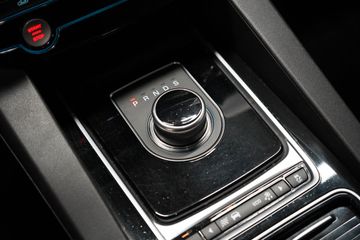Jaguar F-Pace - 10