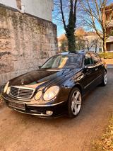 Mercedes-Benz Mercedes E Klasse 270 Avantgarde - Mercedes-Benz E 270 in Essen