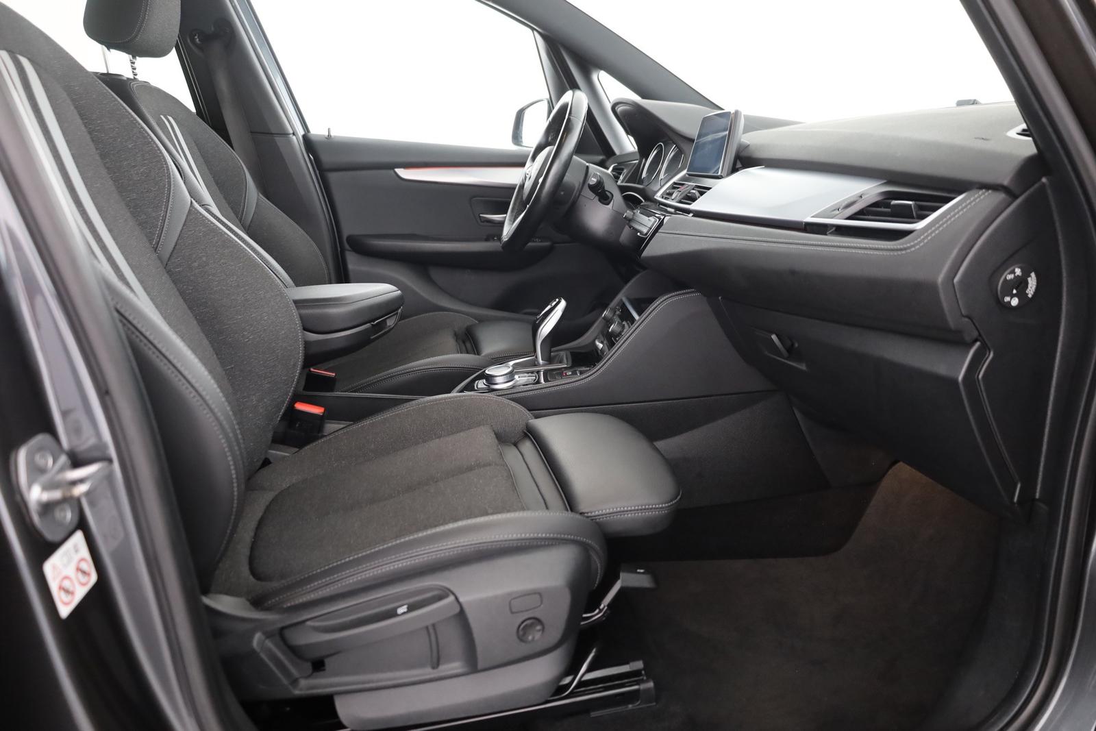 BMW 218 iA Gran Tourer M Sport LED Navi Teilleder PDC, миниатюра 24