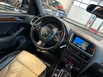Audi Q5 3.2 FSI quattro *Kamera*Klima*Xenon*Panorama*