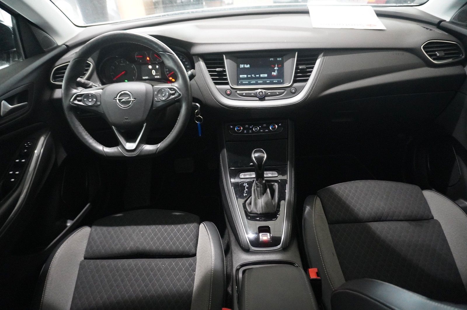 Fahrzeugabbildung Opel Grandland (X) 1.5D DESIGN  NAVI/LED/AHK/SHZ/ALU