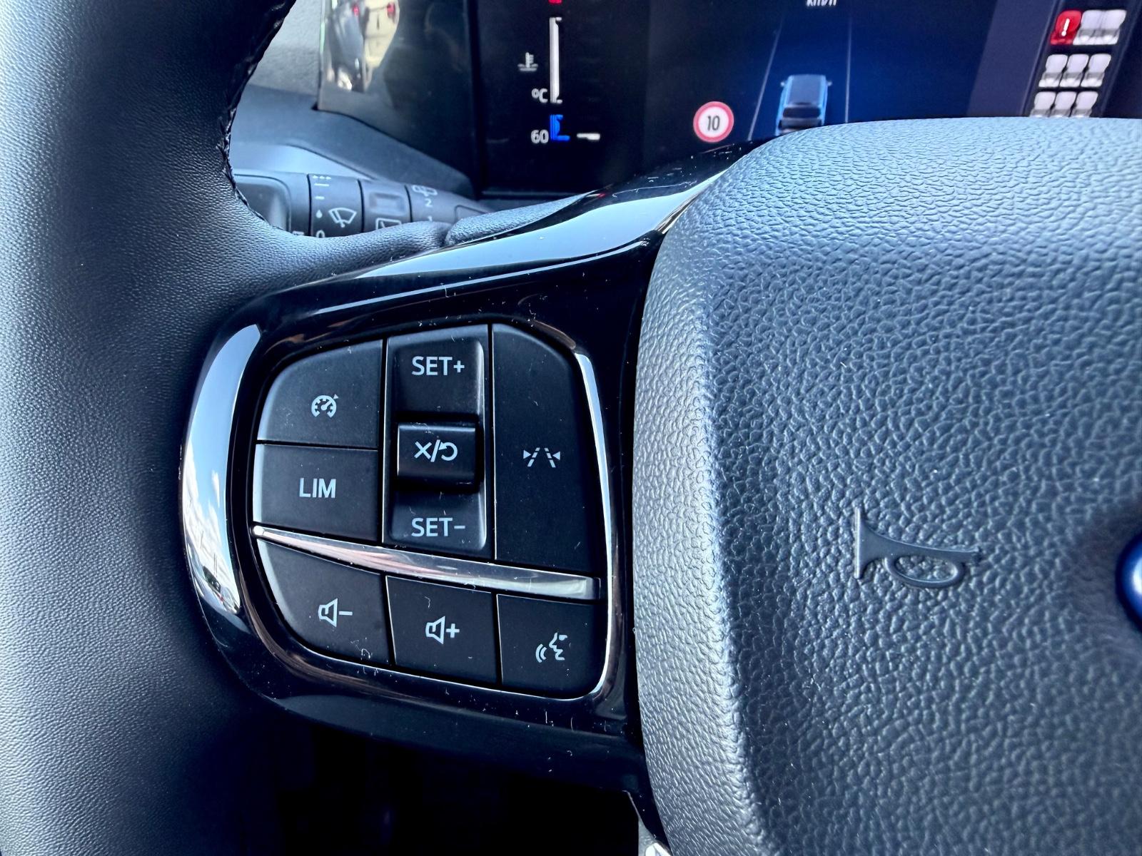 Ford Tourneo Custom 2.0d EcoBlue L2 Titanium 9.Sitzer