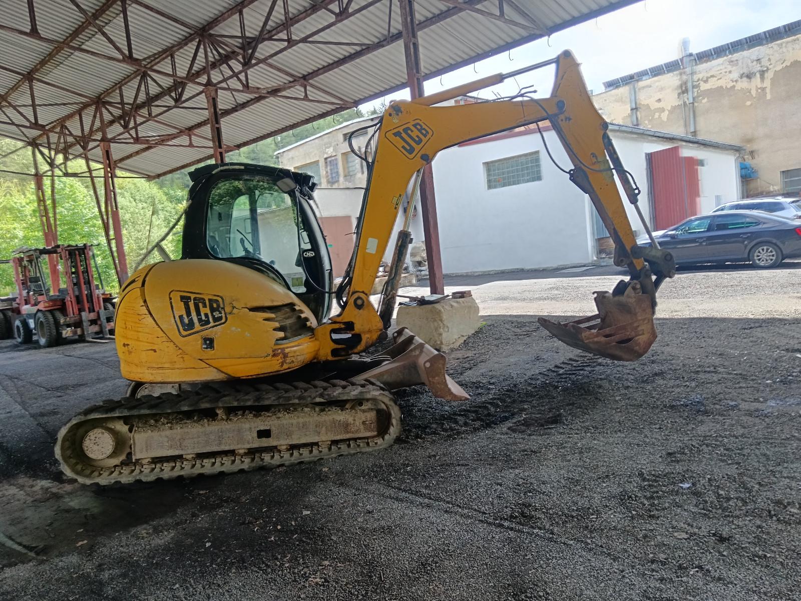 JCB 8080