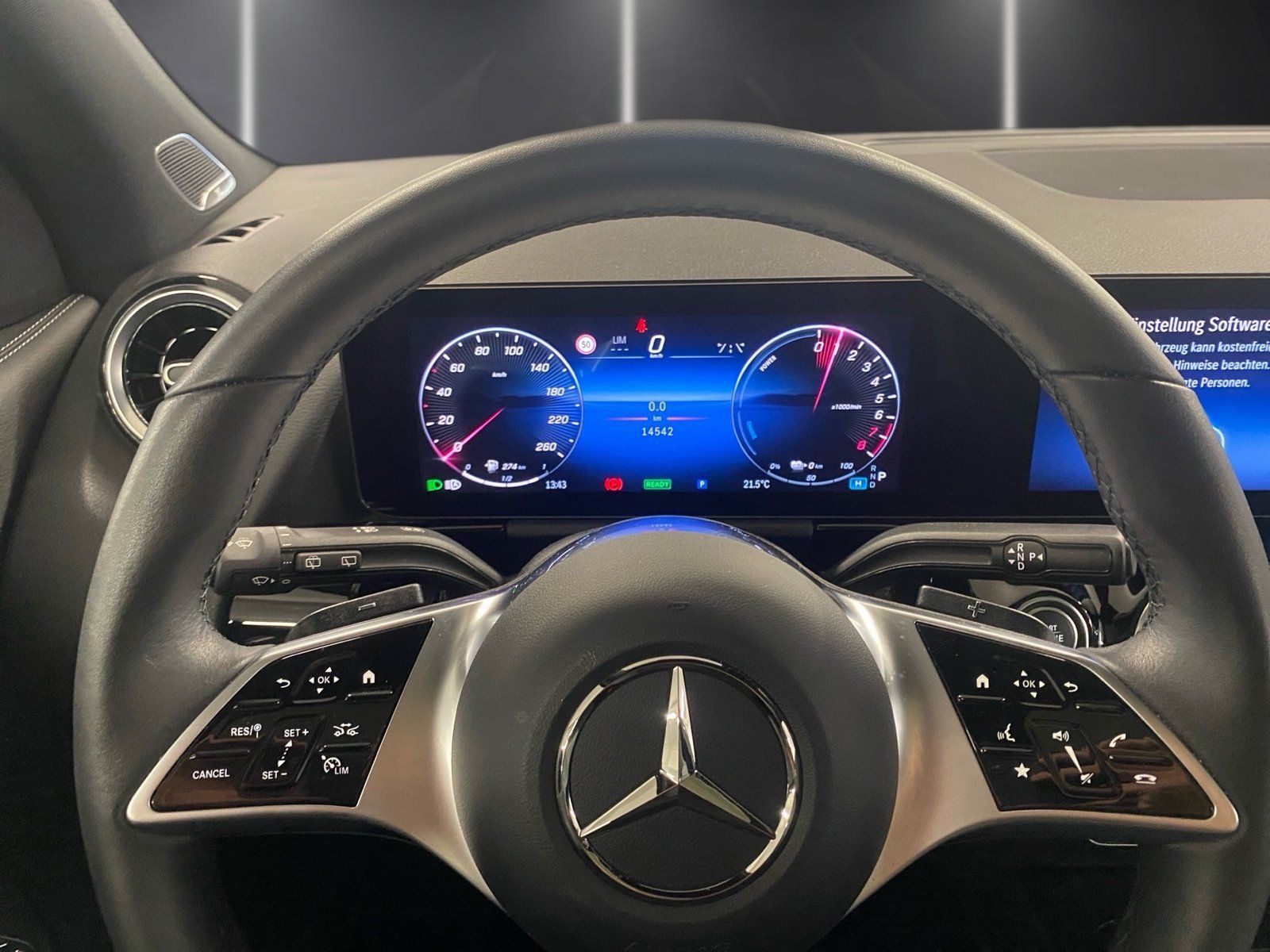 Fahrzeugabbildung Mercedes-Benz GLA 250 e Progressive*Pano*Distro*Burmester*360*