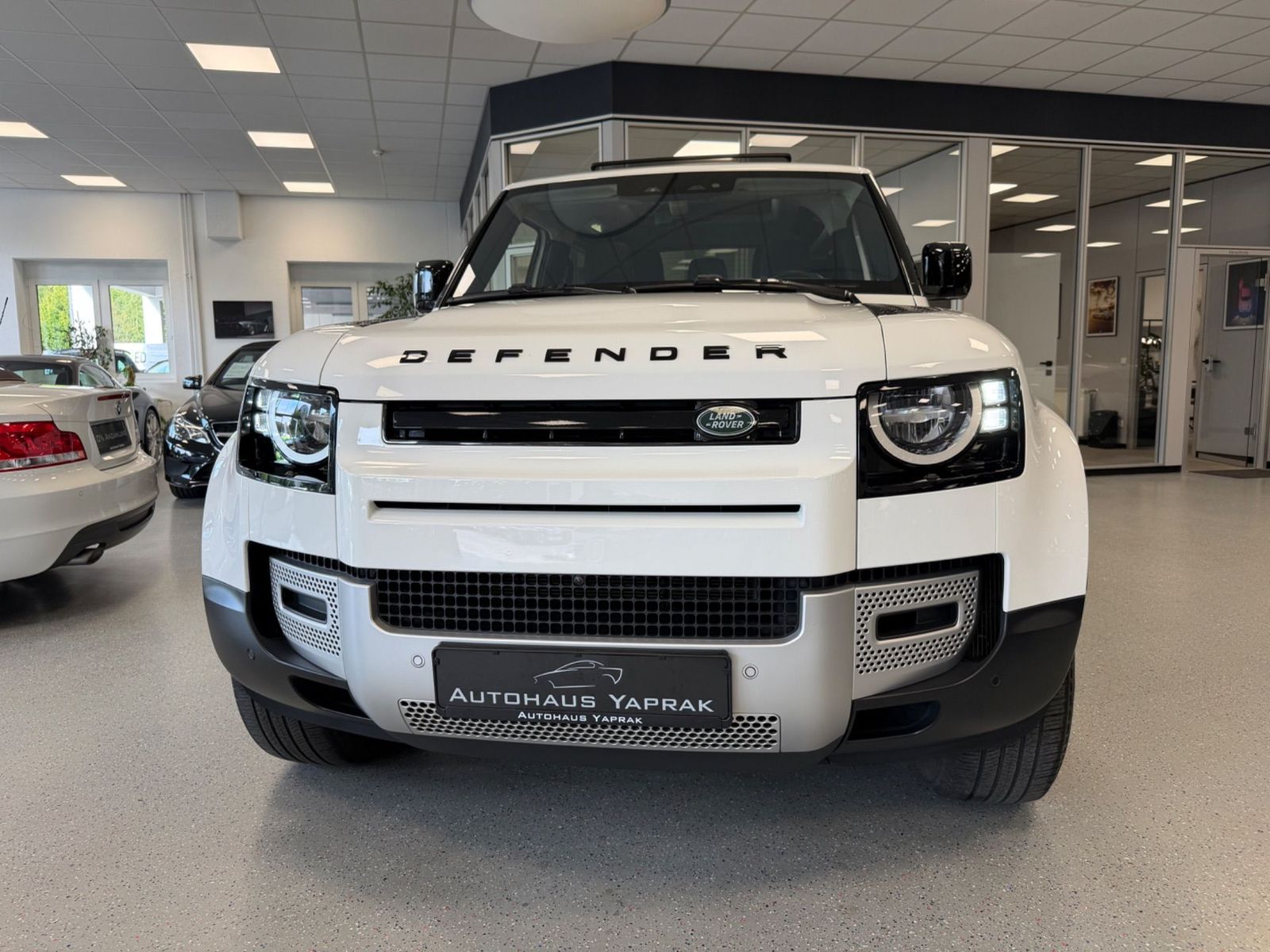 Land Rover Defender 90 3.0 D200|Faltdach|AHK|Design-P.|360° foto 6