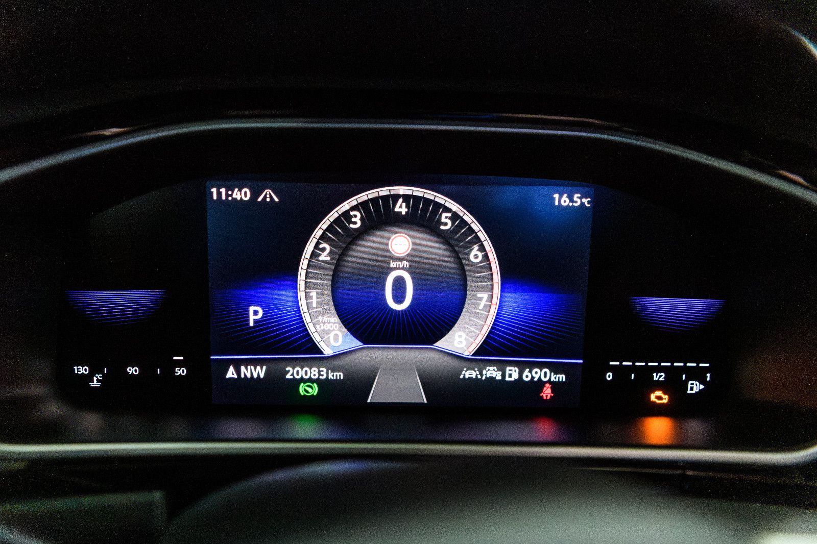 Fahrzeugabbildung Volkswagen T-Roc R-Line 1.5 TSI DSG LED+AHK+NAVI+ACC+KAMERA