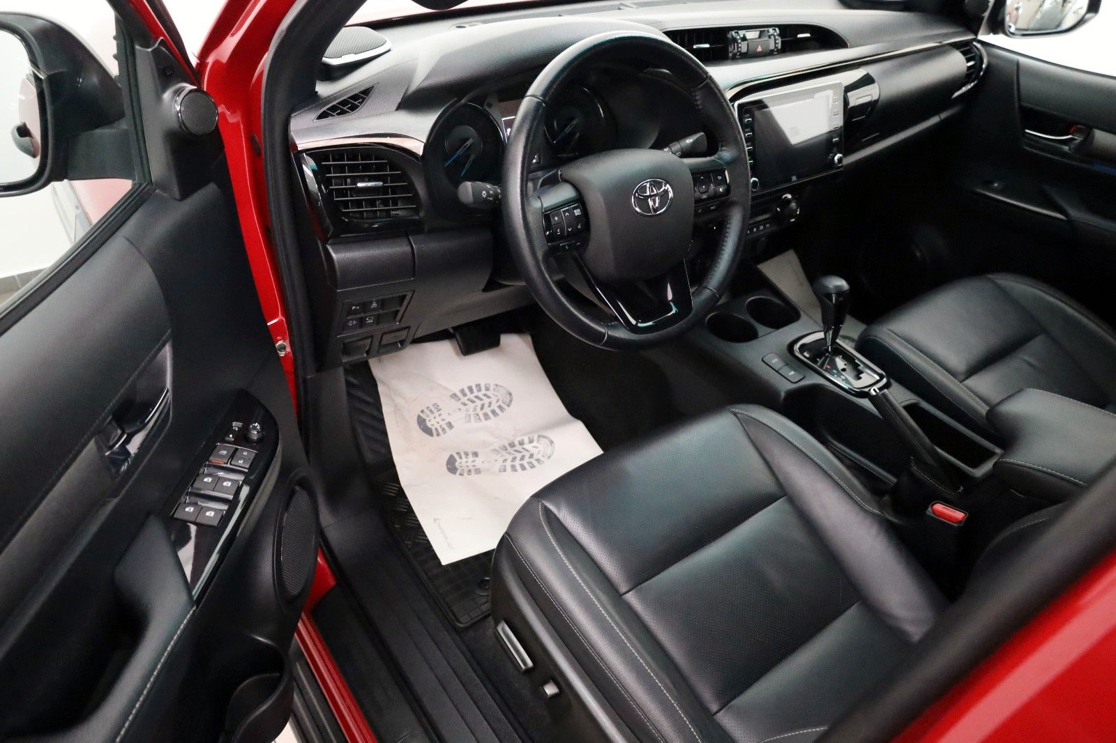 Fahrzeugabbildung Toyota Hilux Invincible,ACC,Rollo el.AHK,Garantie 2028