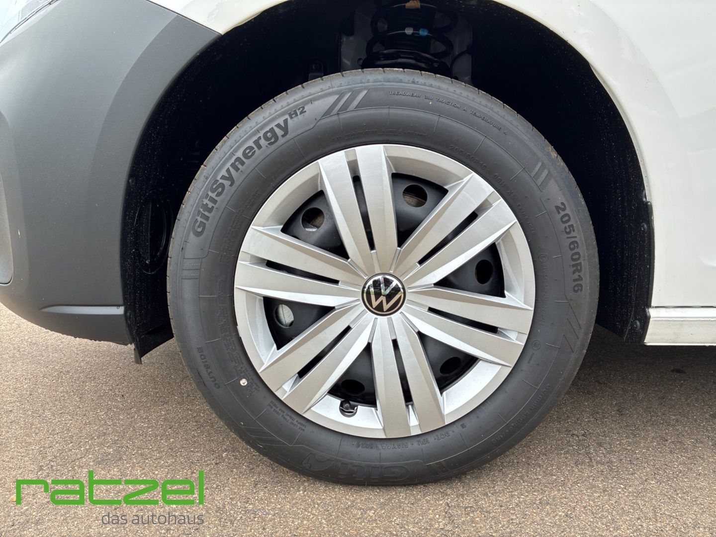 Fahrzeugabbildung Volkswagen Caddy Cargo Maxi 2.0 TDI AHK+DAB+Klima+PDC+Regal