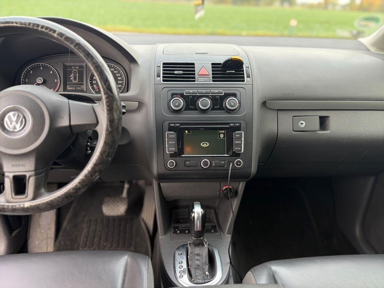 Volkswagen Touran 2015 — photo 11