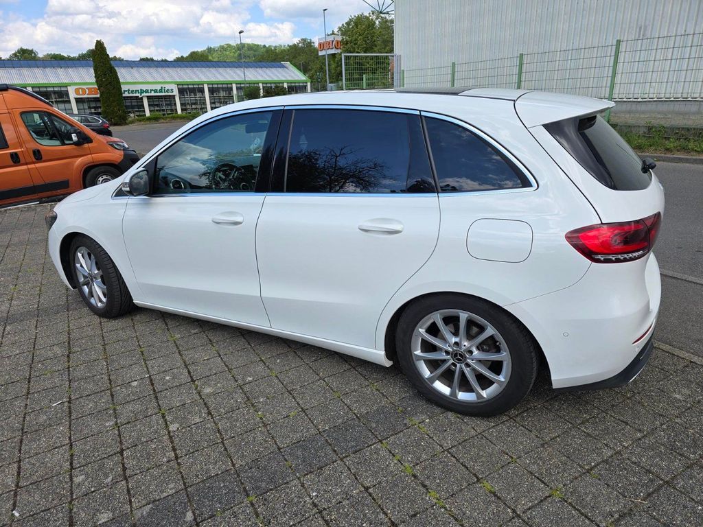 Image of Mercedes-Benz B 180