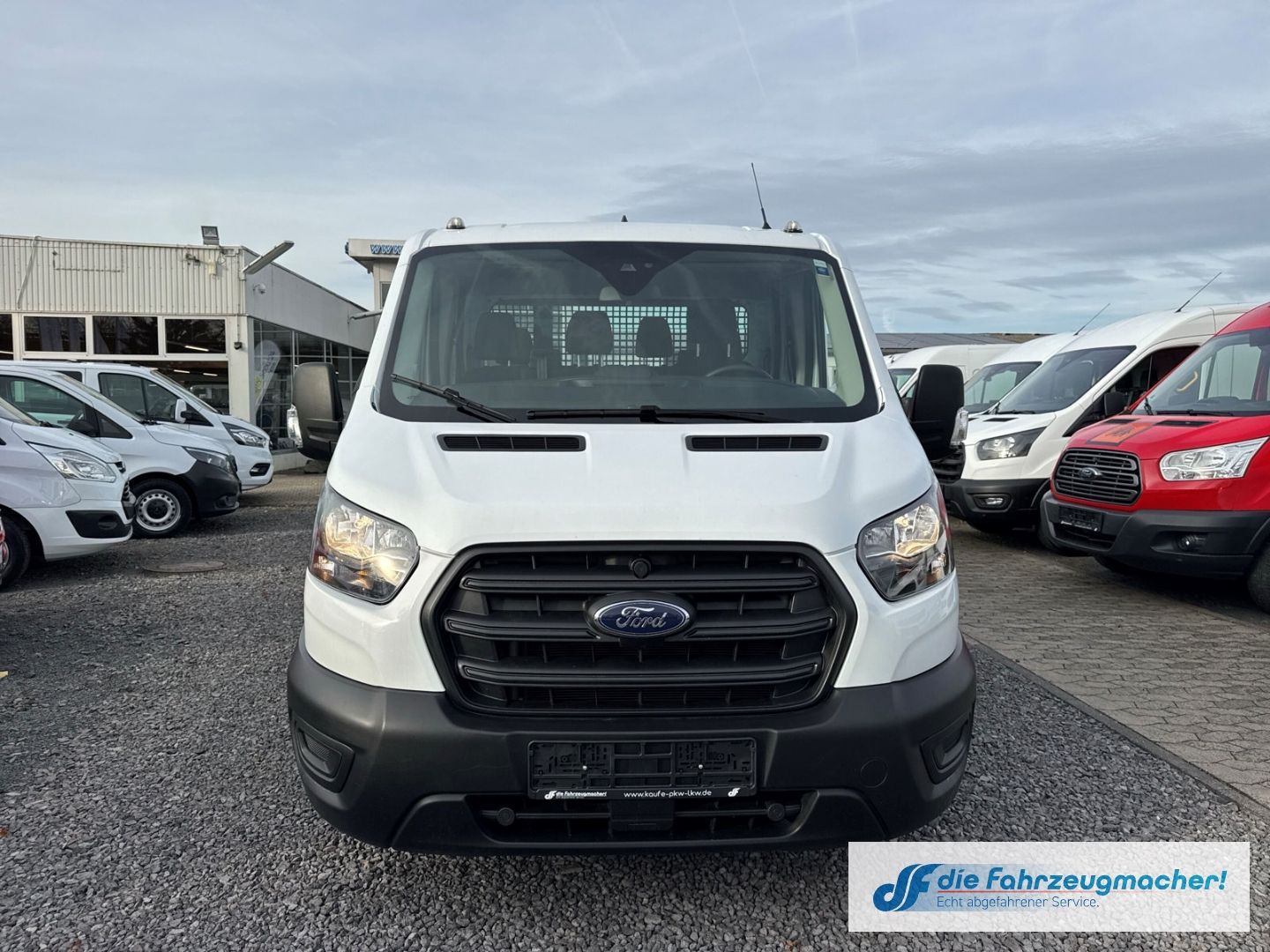 Fahrzeugabbildung Ford Transit Pritsche 350 L2 Doppelkabine Basis AHK D