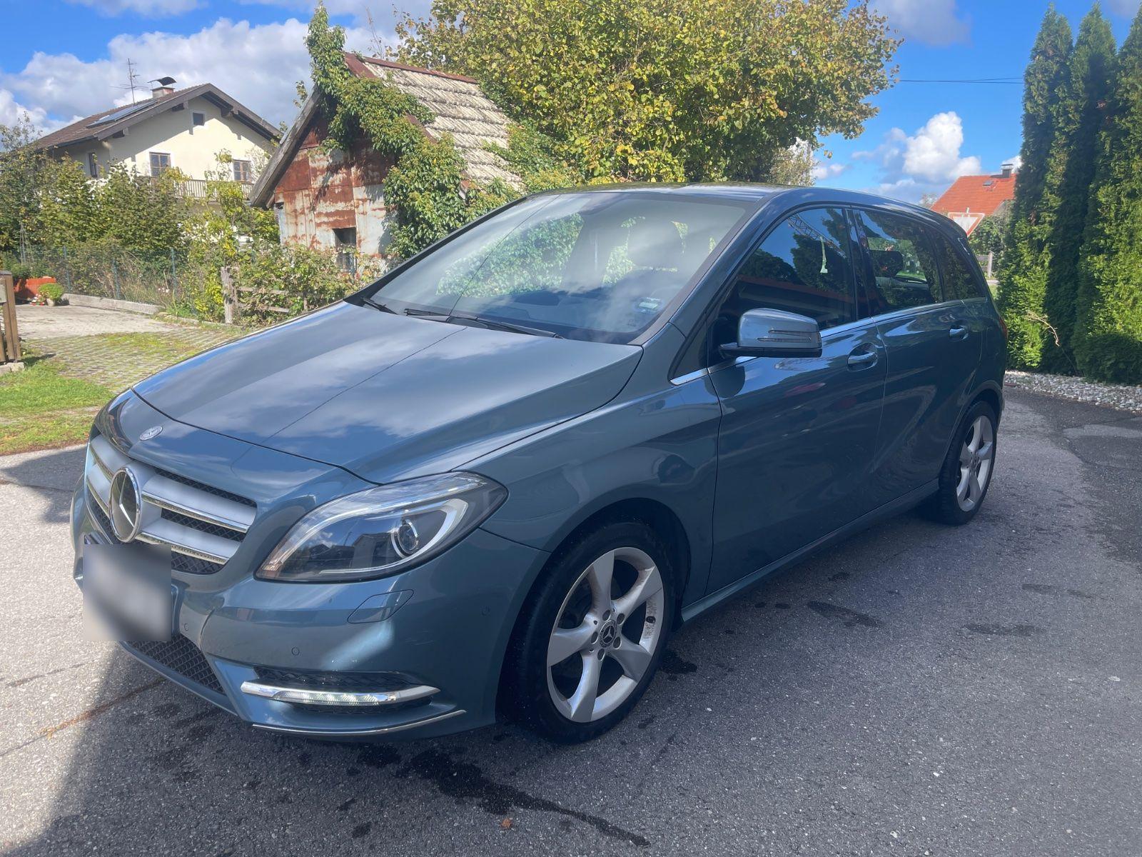 Mercedes-Benz B 200