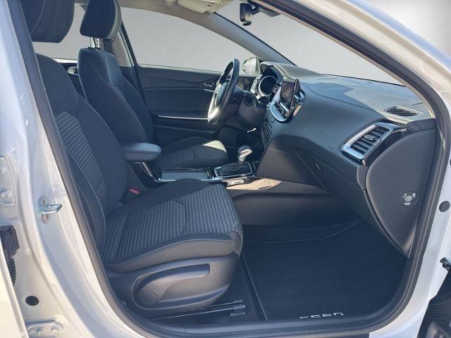 cee'd/ Ceed 1.5 T-GDI Spirit LED+NAVI+RFK+GRA+SZ