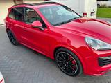 Porsche Cayenne GTS | Facelift | Porsche Approve - Porsche Cayenne: Rot