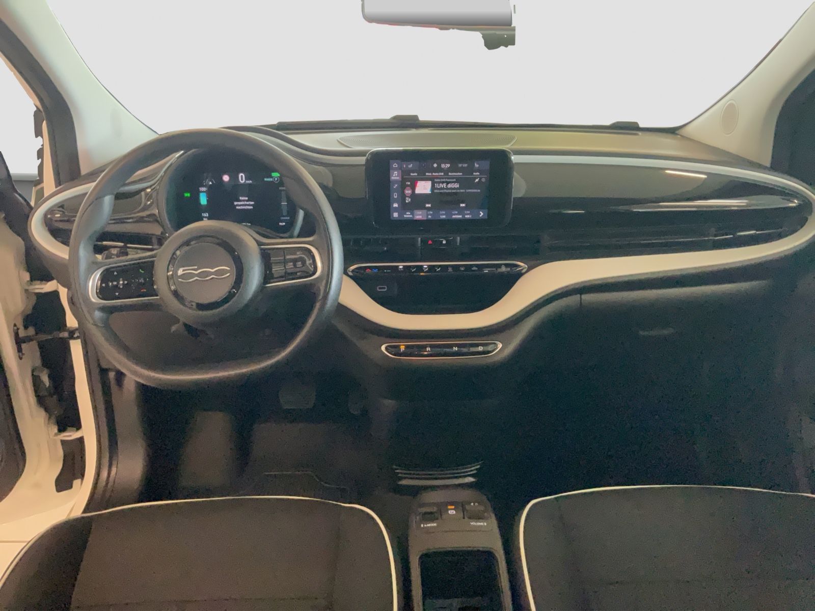 Fahrzeugabbildung Fiat 500e + Radio- & Winterpaket