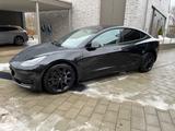 Tesla Model 3 Hinterradantrieb RWD, 19 Zoll Aluräder