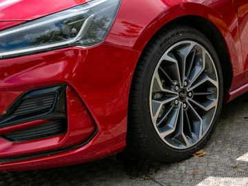 Ford Focus ST-Line X ACC B&O el. HECKKL Kamera