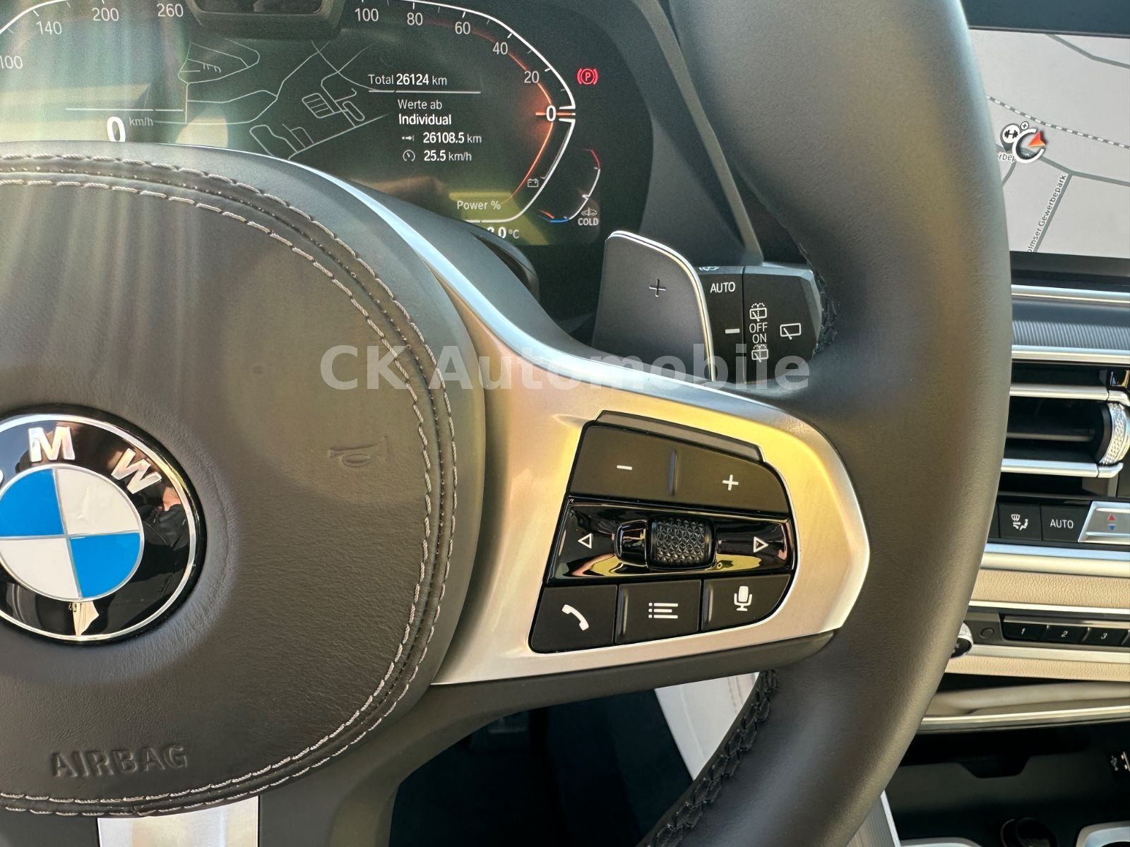 Fahrzeugabbildung BMW X5 xDrive 30d M-Sport/Navi/Head-Up/LED/22 Zoll