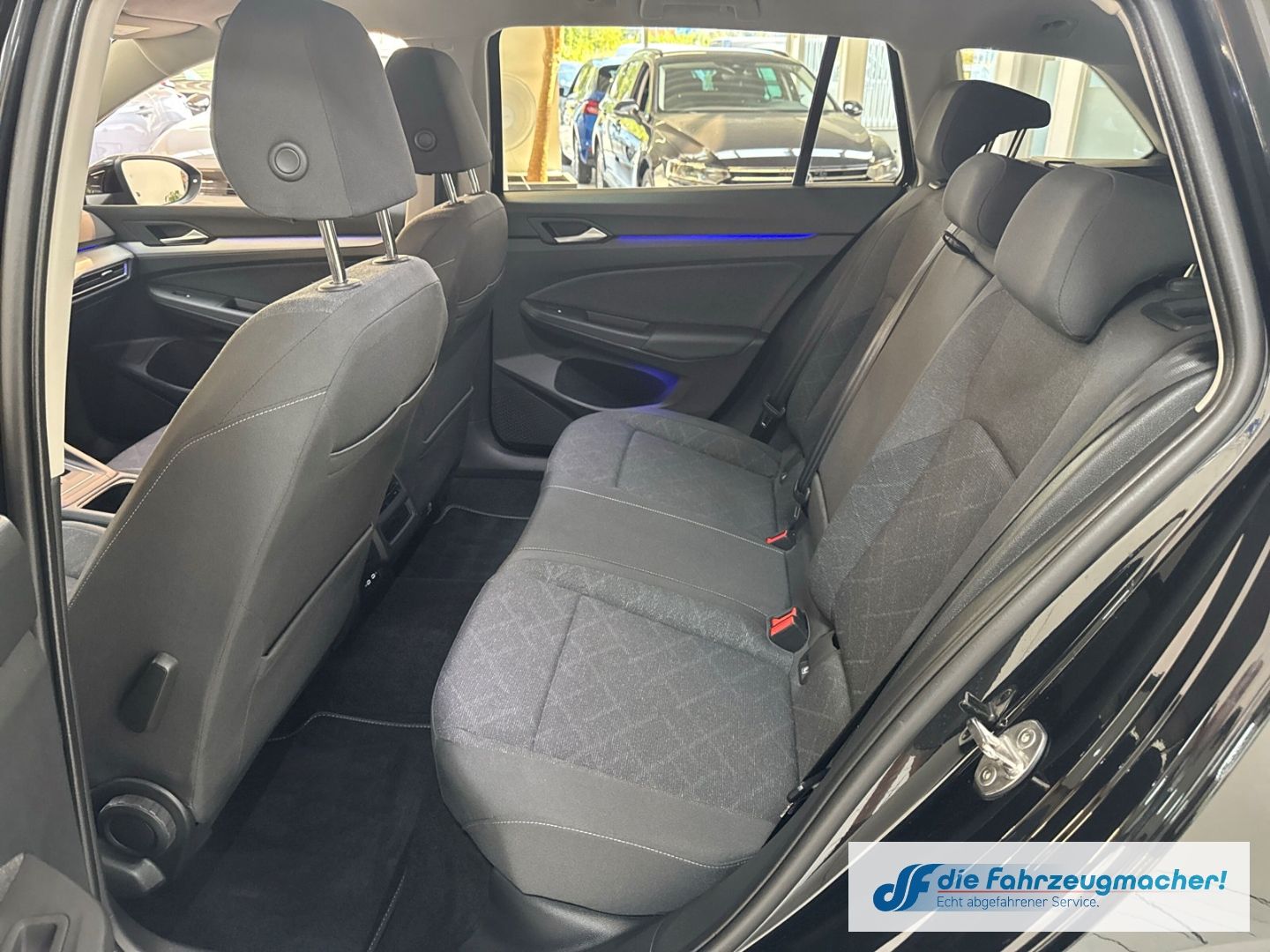 Fahrzeugabbildung Volkswagen Golf VIII Variant Life Navi Digitales Cockpit LE
