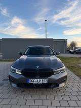 BMW 330e Advantage Automatik Advantage