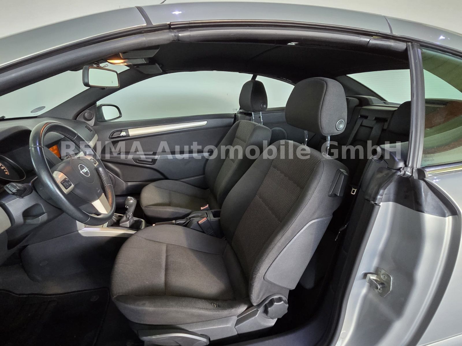 Fahrzeugabbildung Opel Astra 1,8i  H Twin Top Edition