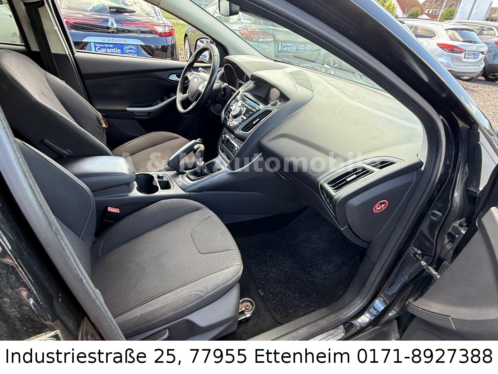 Ford Focus 2012 — photo 8