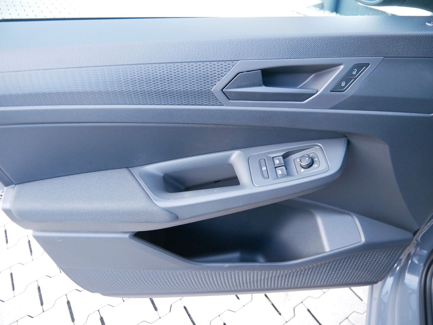 Fahrzeugabbildung Volkswagen Caddy 2.0 TDI Maxi 7-Sitzer Kamera SHZ Klimaauto