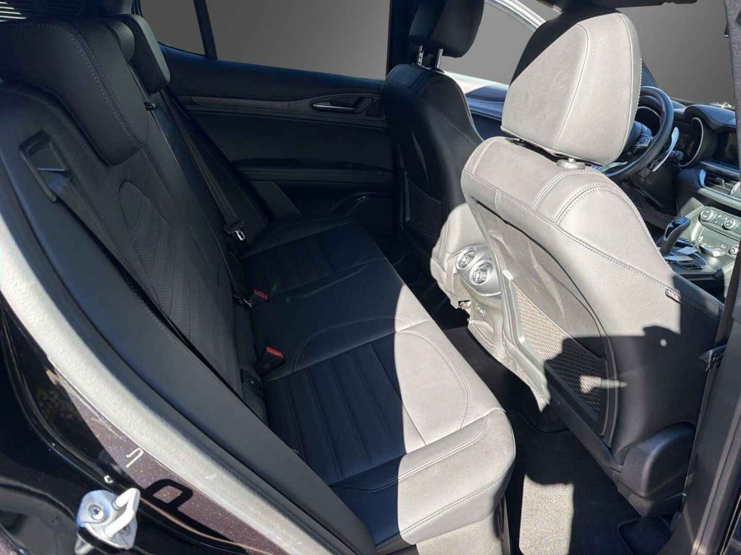 Fahrzeugabbildung Alfa Romeo Stelvio Quadrifoglio Q4 VOLL inkl. Auspuffanlage
