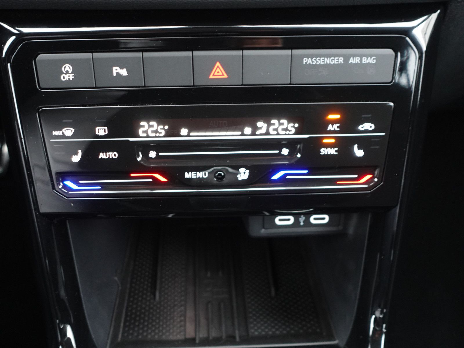 Fahrzeugabbildung Volkswagen T-Cross GOAL 1.0TSI,Kamera,Sitzhzg,ACC,Allwetter