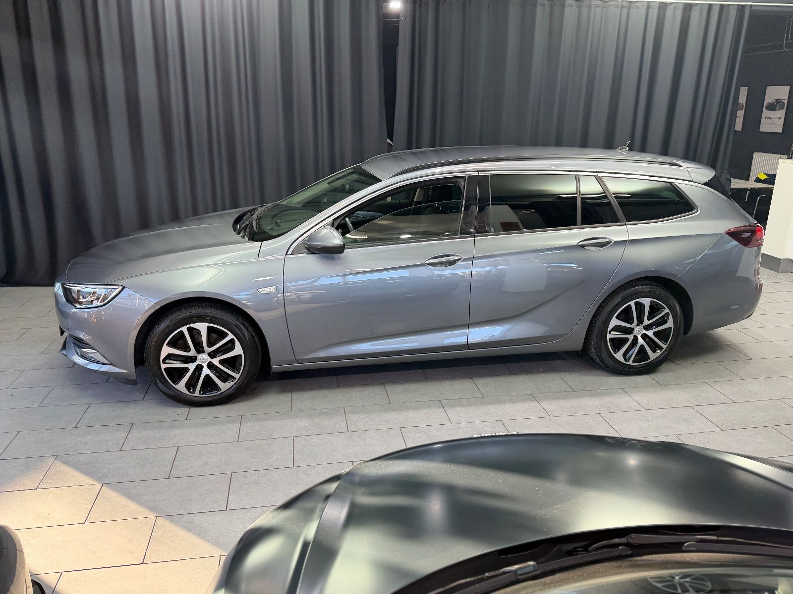 Fahrzeugabbildung Opel Insignia B Sports Tourer Edition|AUTOMATIK|NAVI