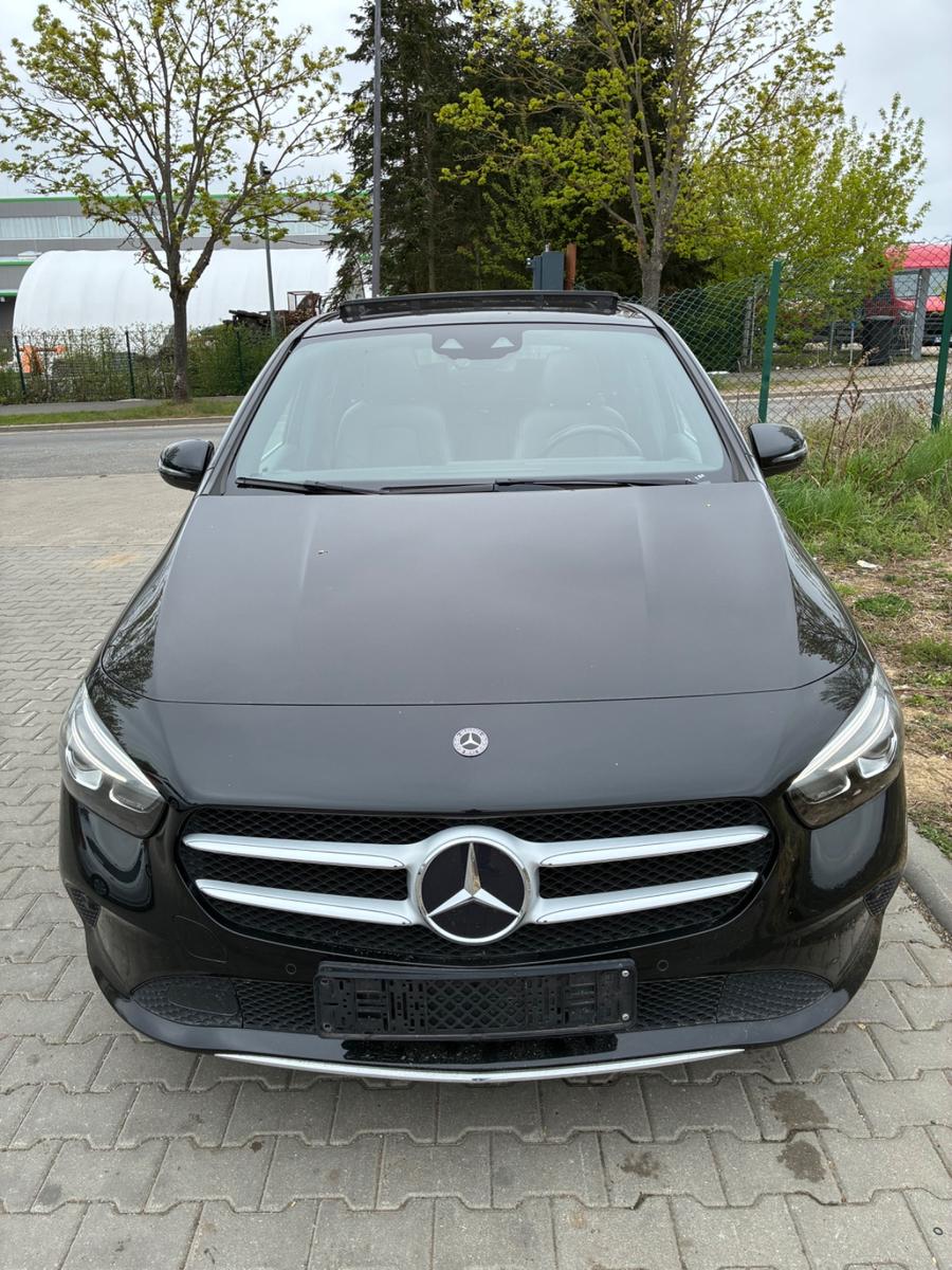 Mercedes-Benz B 180 B B 180 d