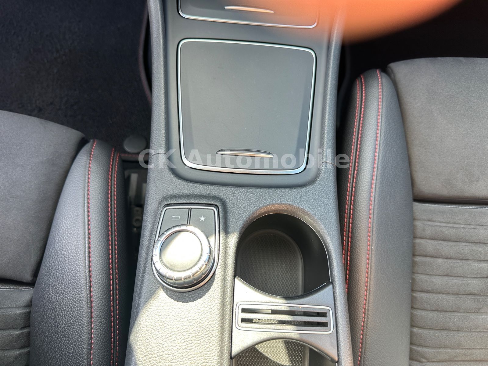 Fahrzeugabbildung Mercedes-Benz CLA 250 Shooting Brake AMG-Line/Navi/LED/ACC/Kam