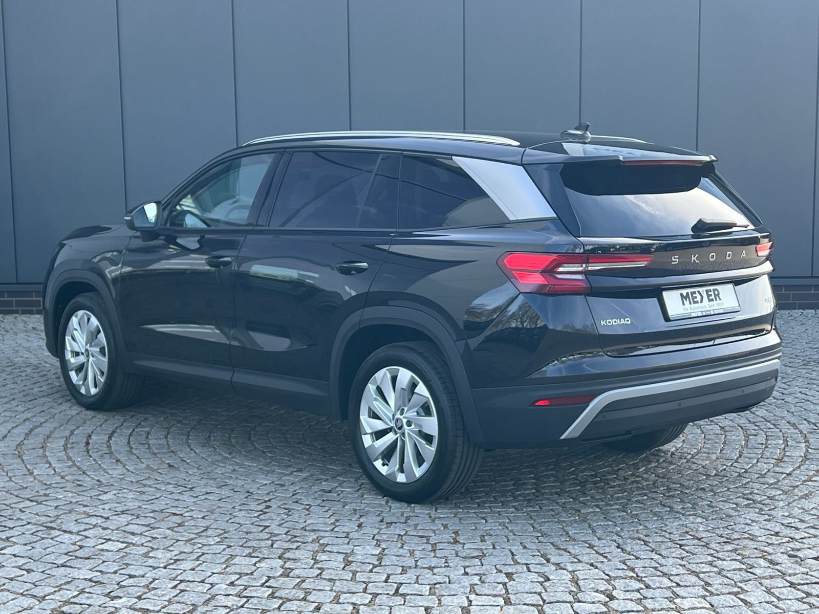 Fahrzeugabbildung SKODA Kodiaq Selection 2.0 TDI DSG 4x4 *AHK, 7-Sitzer,