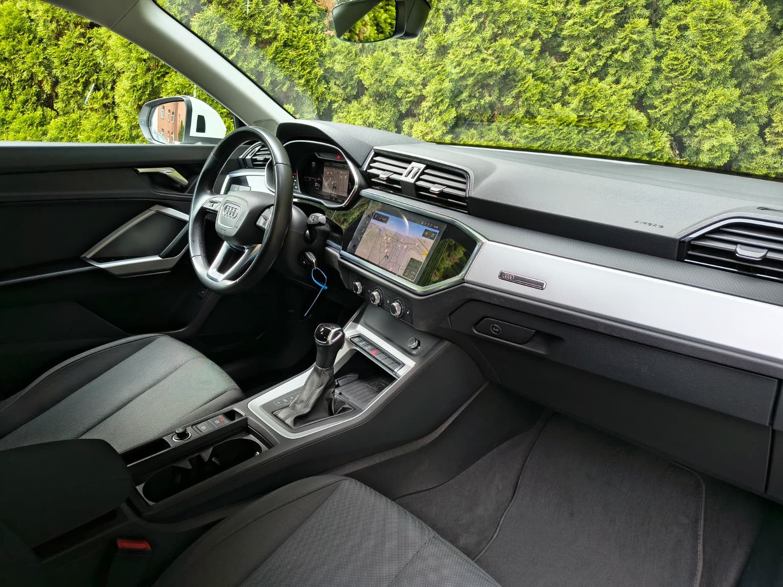 Fahrzeugabbildung Audi Q3 Sportback 35 TDI S-tronic LED+MMI+AHK+SHZ+DSP