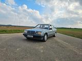 Mercedes-Benz 190 E , 2.0 Liter, 118 PS - Mercedes-Benz 190 aus 1989: 190e