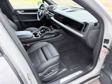 Porsche Cayenne - 4