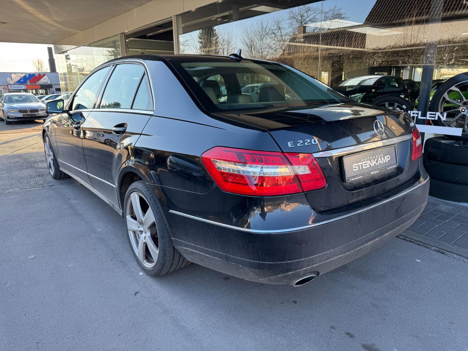 Mercedes-Benz E 220 CDI Limosuine Aut. * Bi-Xenon* Schiebedach