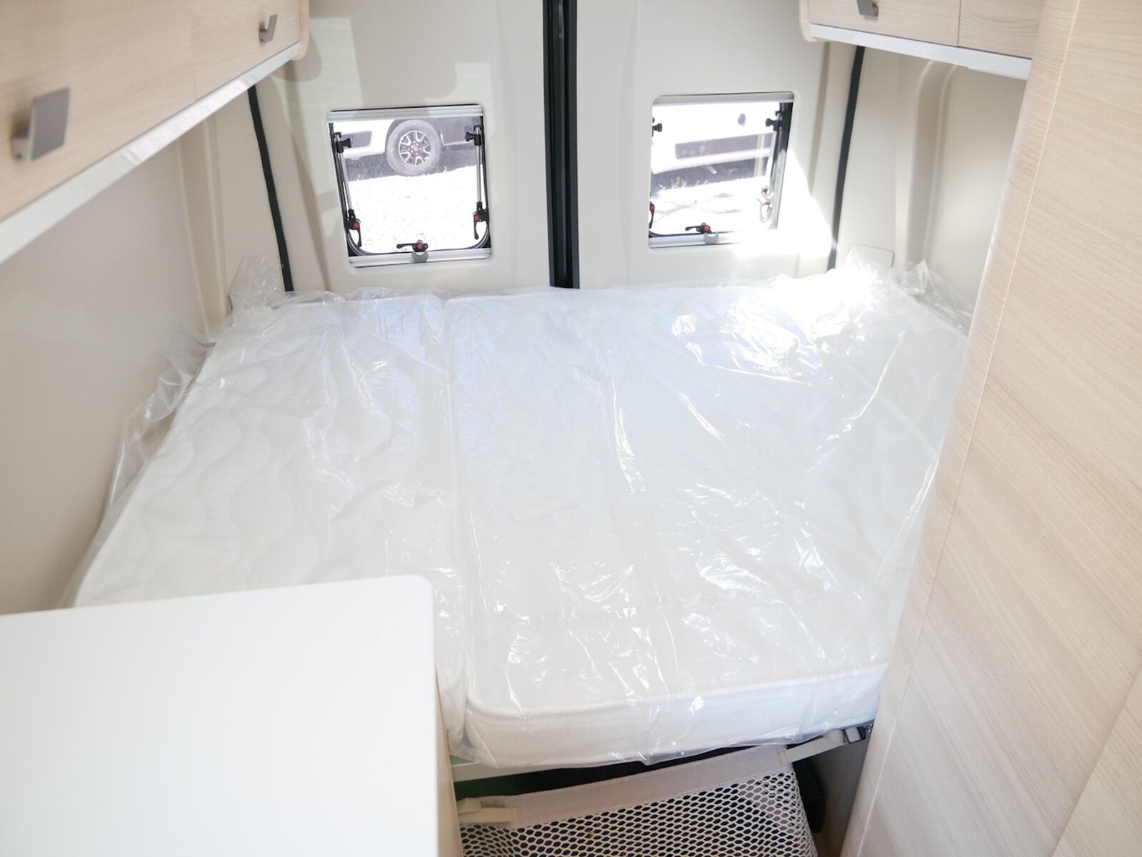 Fahrzeugabbildung Chausson Van First Line V594L Dörr Black-Edition exklusiv