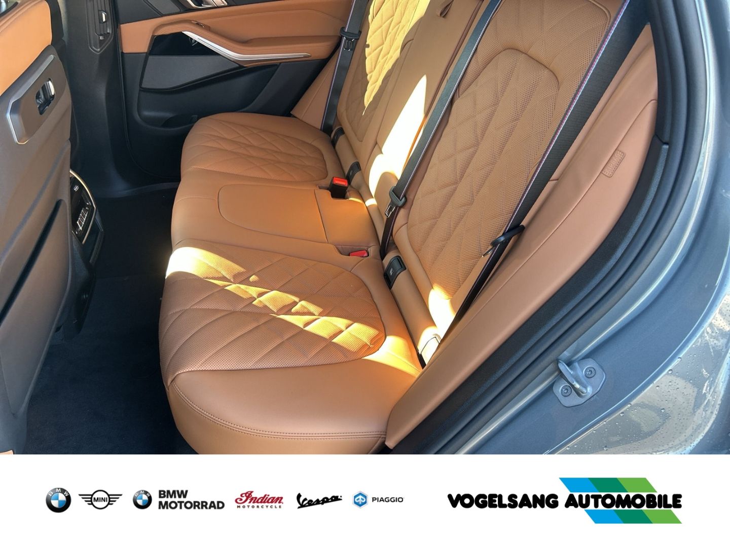 Fahrzeugabbildung BMW X5 xDrive50 e M Sport Pro Park-Assistent Pano