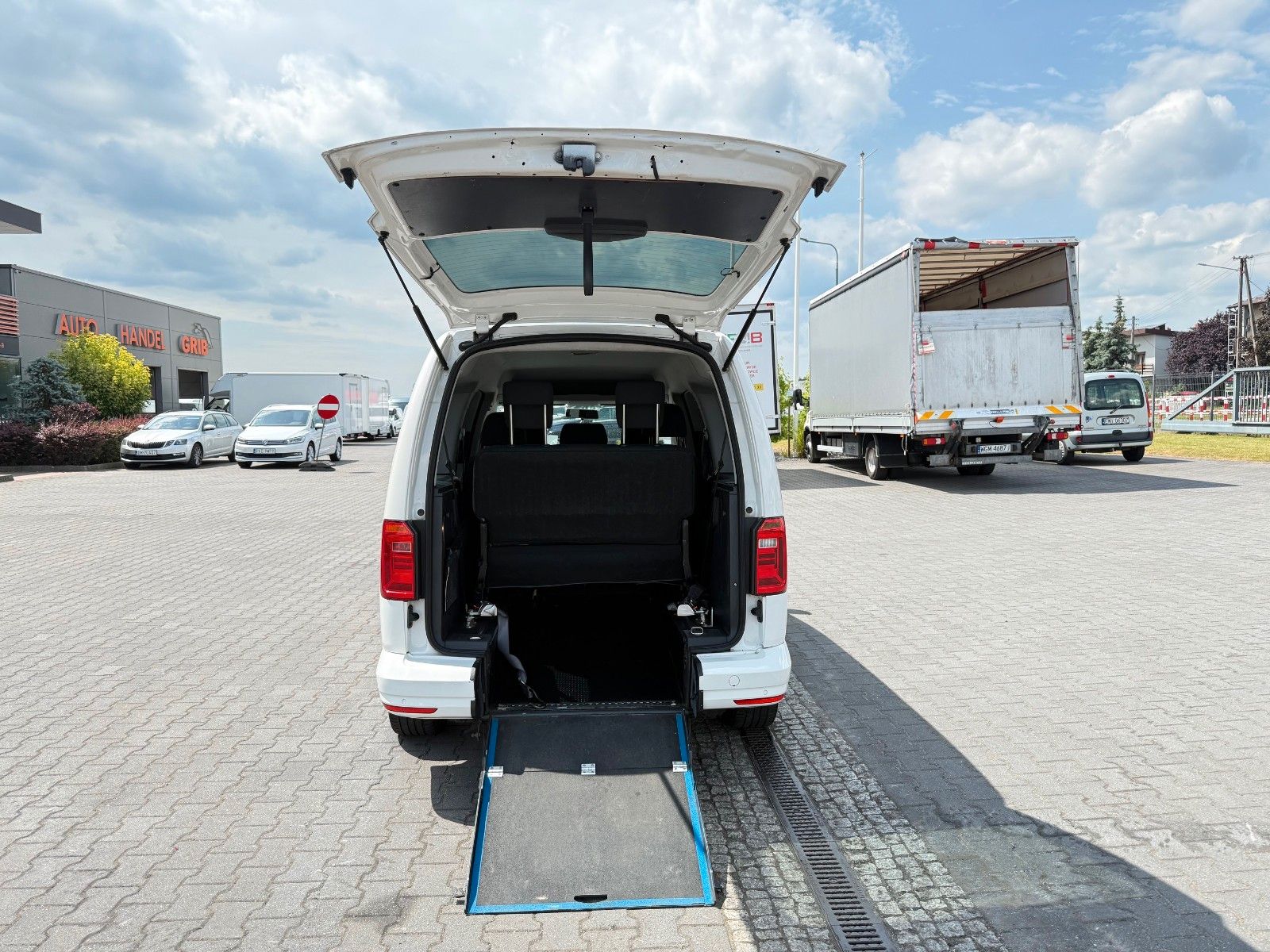 VW Caddy 7-SITZE Maxi DSG Für behinderte Menschen
