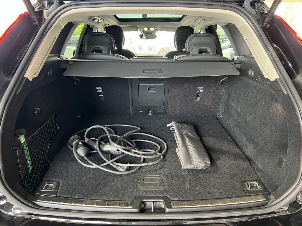 Volvo XC60 T6 Plus Dark Recharge AWD ACC Kamera Leder