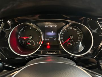 Volkswagen Touran *7 Sitzer*NAV*PANO**3-ZONEN*