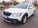 Skoda Octavia Combi Scout 4X4, XENON, TÜV 06/2026 - Skoda Octavia aus 2011: Allradantrieb