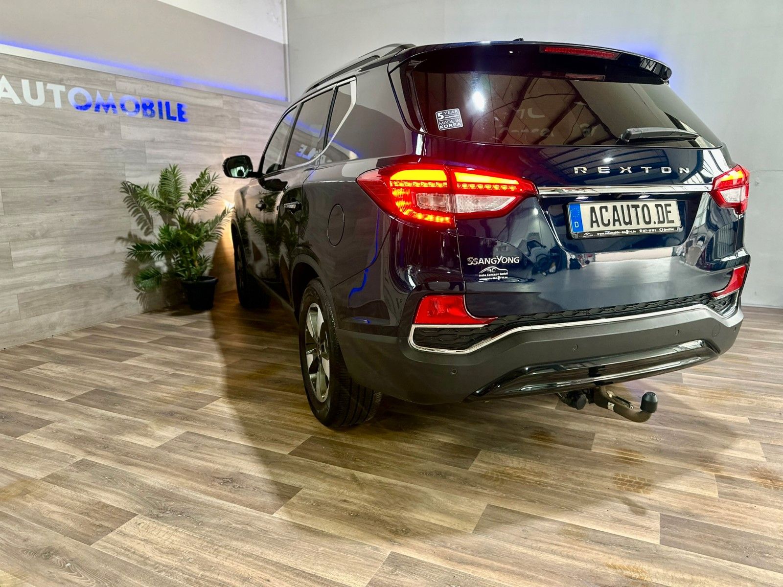 Fahrzeugabbildung Ssangyong REXTON 2.2 D Quartz 4WD Leder AHK NAVI