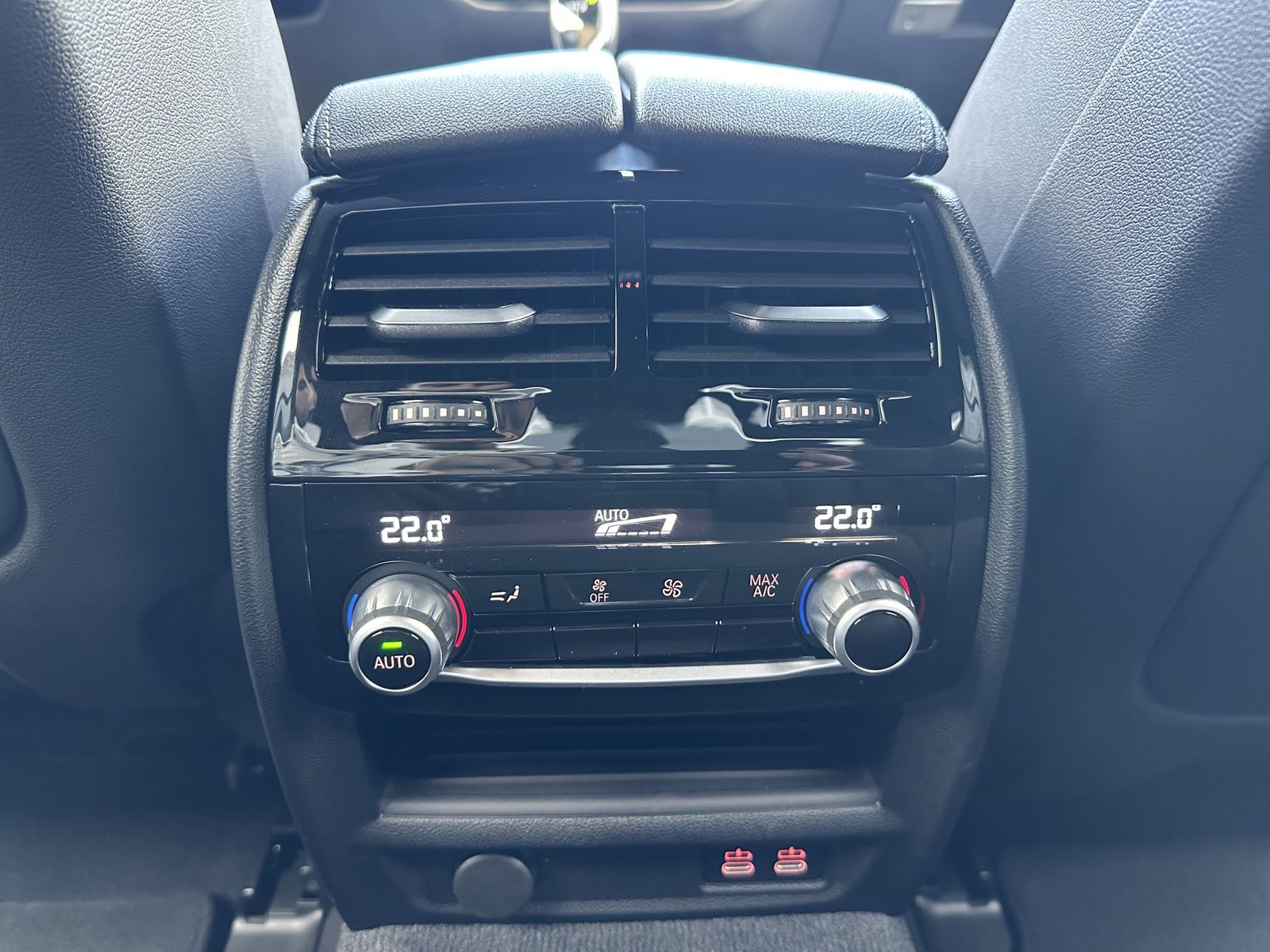 Fahrzeugabbildung BMW 520d M-Sport NAV+LED+ACC+SHZ+VCOCK+LEDER+KEYLESS