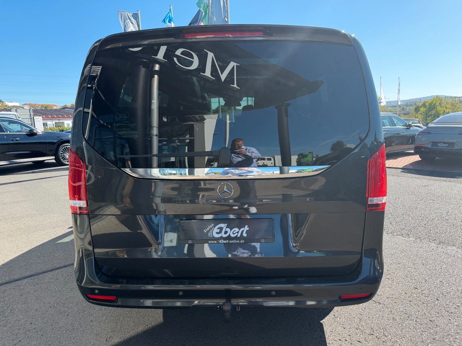 Fahrzeugabbildung Mercedes-Benz V 300 d EXCLUSIVE ED AMG AIRMATICAHK2,5to Pano