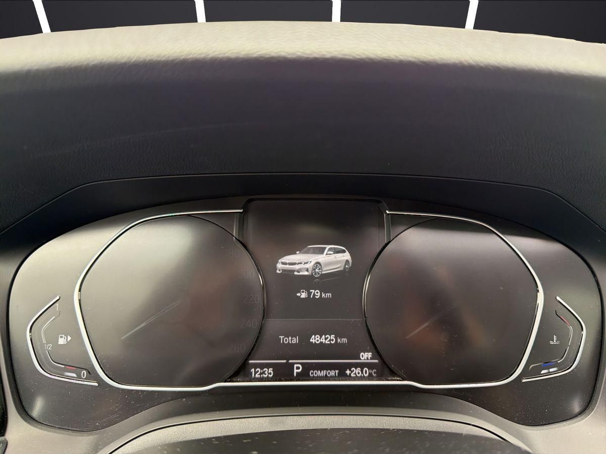 BMW 330 i Sport Line Pano LED Klimaa. PDC foto 10